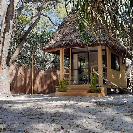 Mikadi Beach Camp&Backpackers Dar es Salaam Bagian luar foto