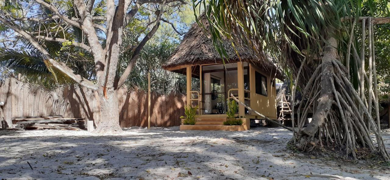Mikadi Beach Camp&Backpackers Hostel Dar es Salaam Bagian luar foto