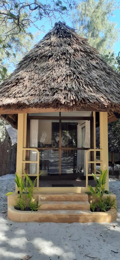 Mikadi Beach Camp&Backpackers Hostel Dar es Salaam Bagian luar foto