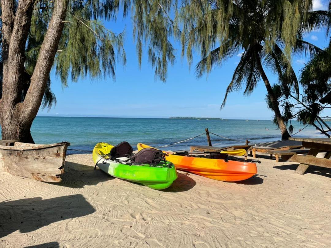 Mikadi Beach Camp&Backpackers Dar es Salaam Bagian luar foto