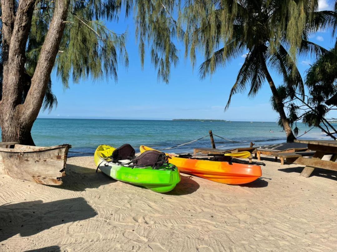 Mikadi Beach Camp&Backpackers Hostel Dar es Salaam Bagian luar foto