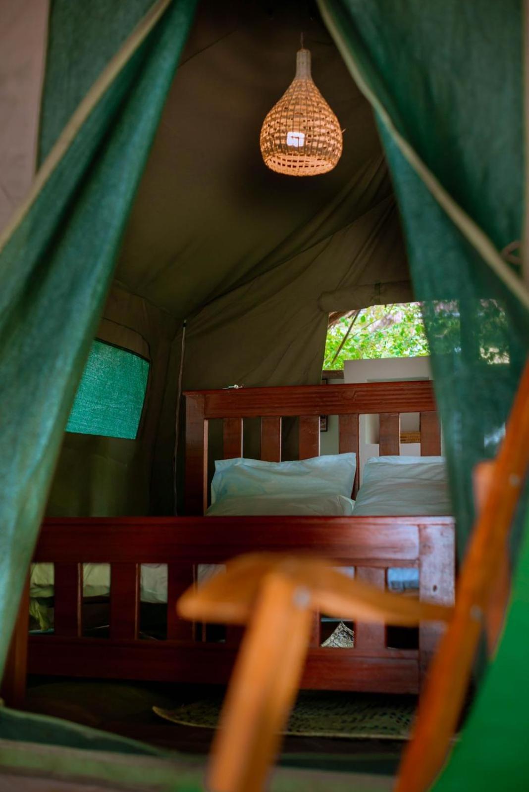 Mikadi Beach Camp&Backpackers Hostel Dar es Salaam Bagian luar foto