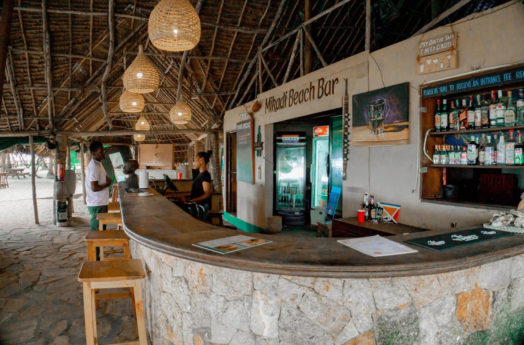 Mikadi Beach Camp&Backpackers Hostel Dar es Salaam Bagian luar foto