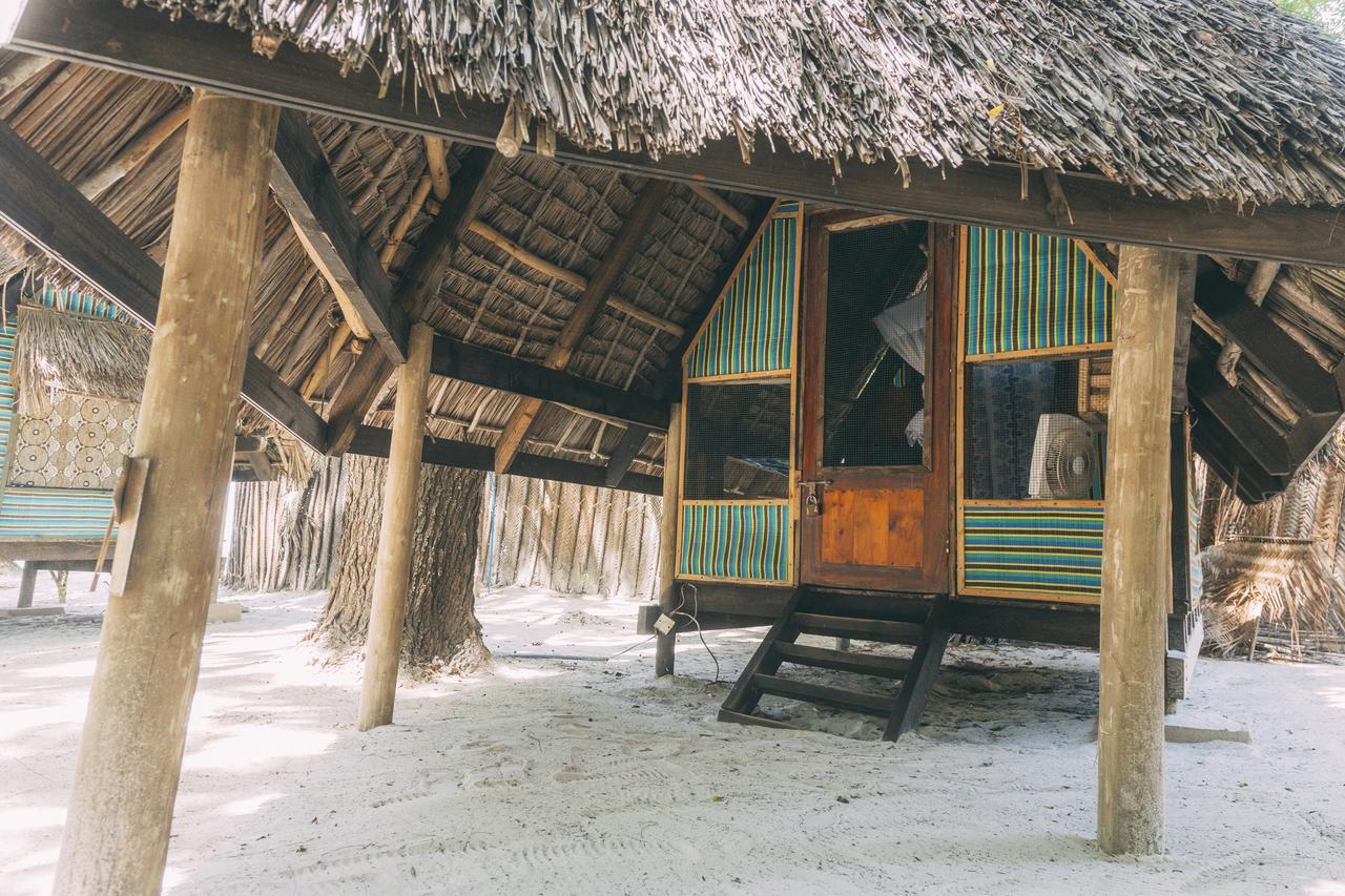Mikadi Beach Camp&Backpackers Hostel Dar es Salaam Bagian luar foto