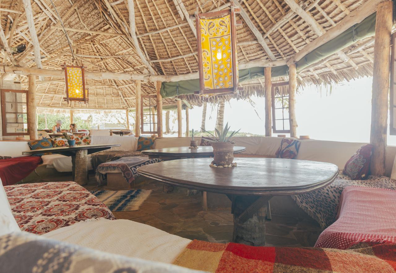 Mikadi Beach Camp&Backpackers Hostel Dar es Salaam Bagian luar foto
