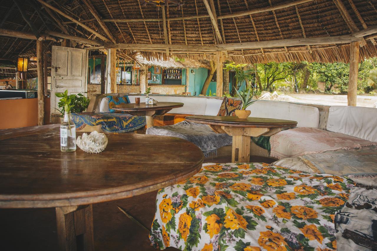 Mikadi Beach Camp&Backpackers Hostel Dar es Salaam Bagian luar foto