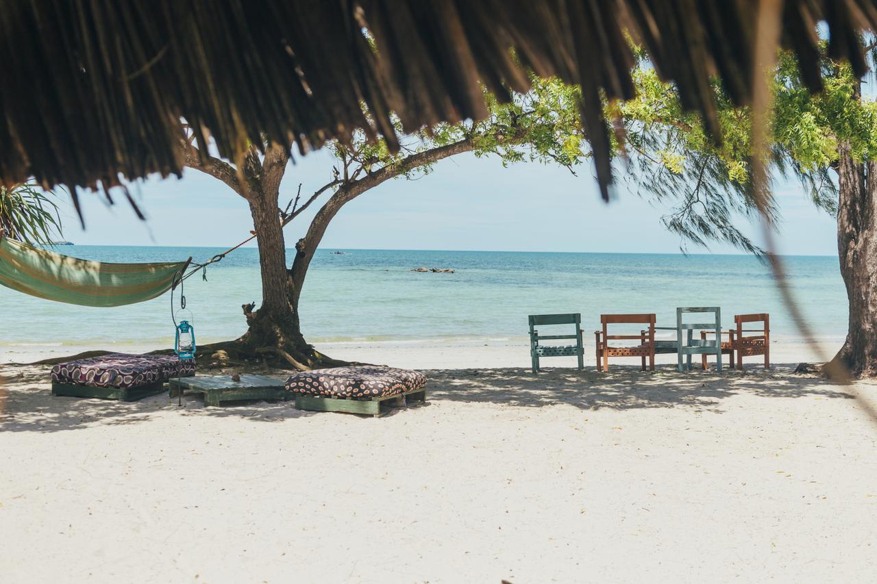 Mikadi Beach Camp&Backpackers Hostel Dar es Salaam Bagian luar foto
