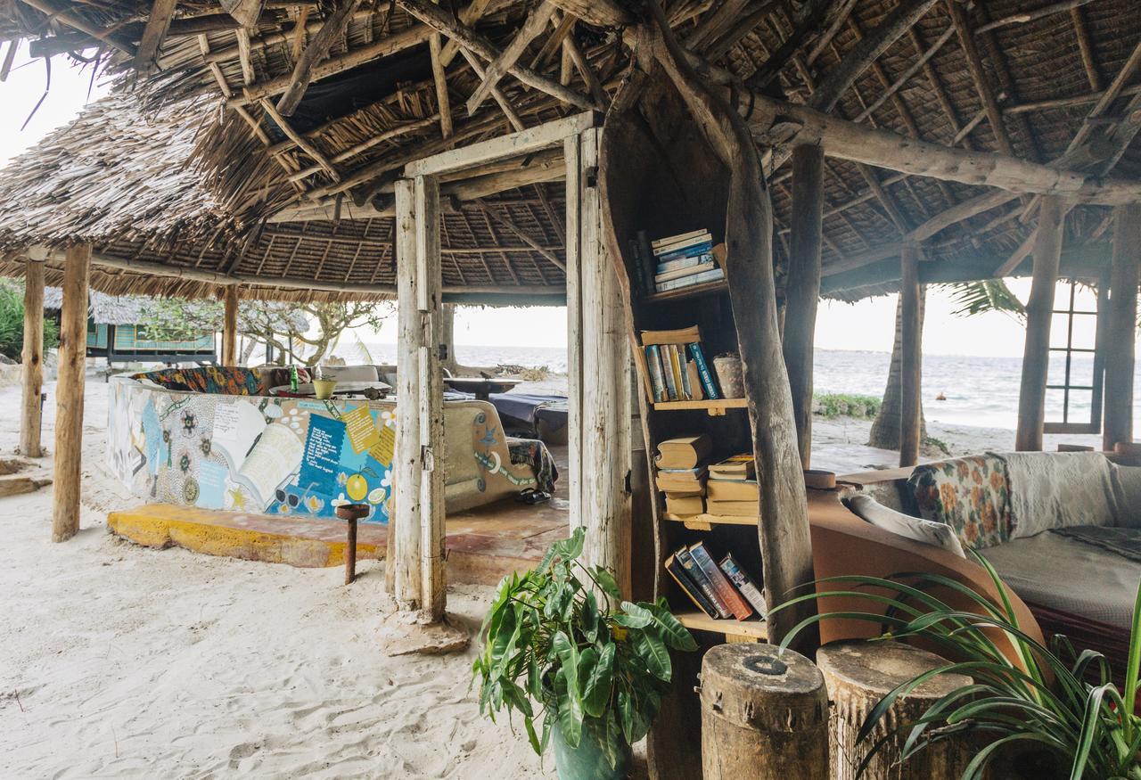 Mikadi Beach Camp&Backpackers Hostel Dar es Salaam Bagian luar foto